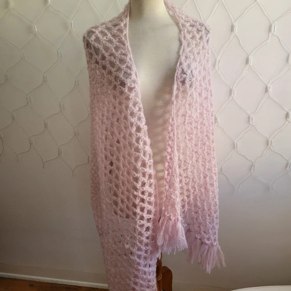 Vintage Shawl Light Pink/Mauve Crocheted Knit Wrap